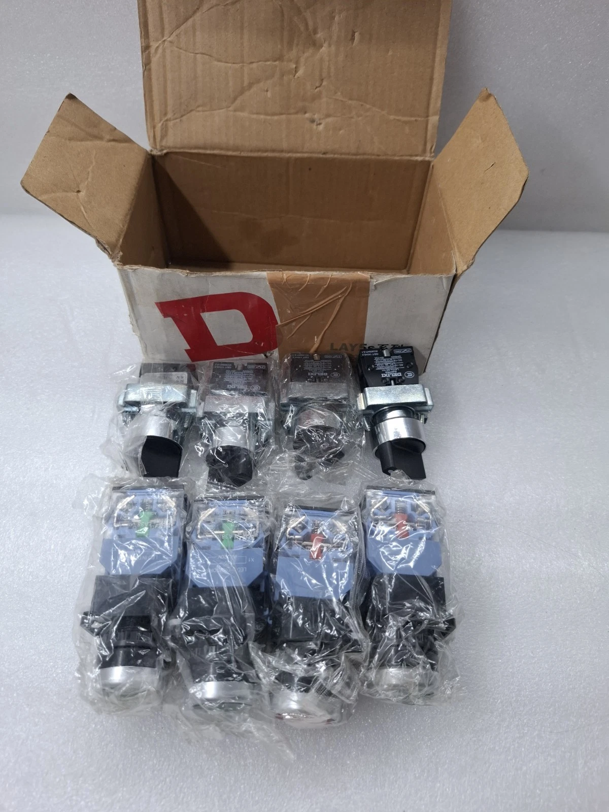 LOT OF 8 PCS DELIXI LAY5SBD1 & LAY5SBD PUSHBUTTON SWITCHS